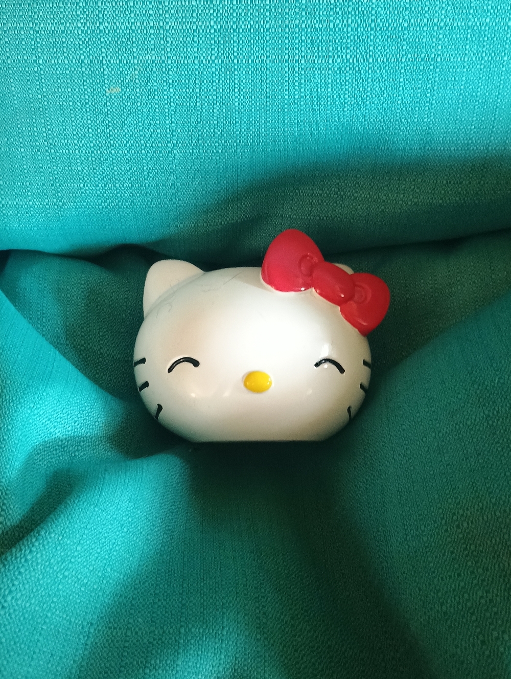 NEW Hello Kitty 2 Piece Bath Set - Picture 7 of 10